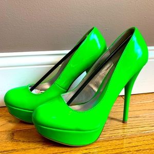 Charlotte Russe Neon Lime Green Pumps
